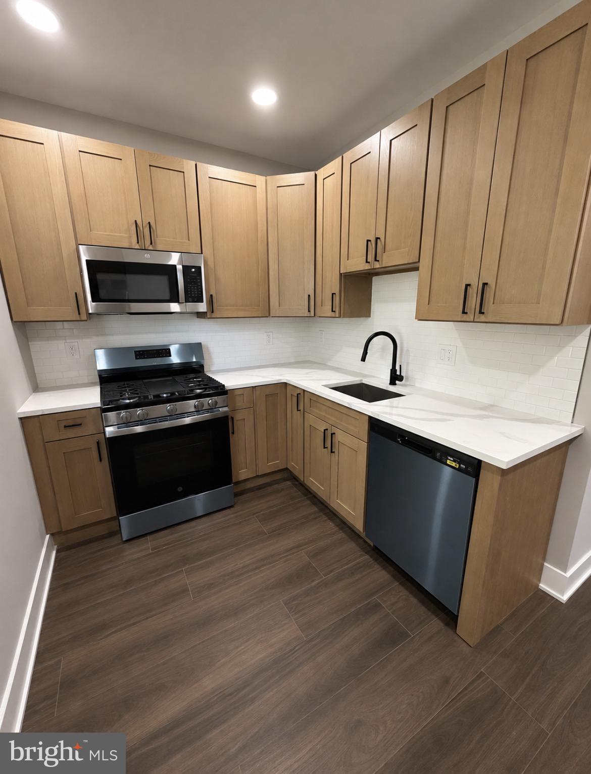 122 BURMONT ROAD 3