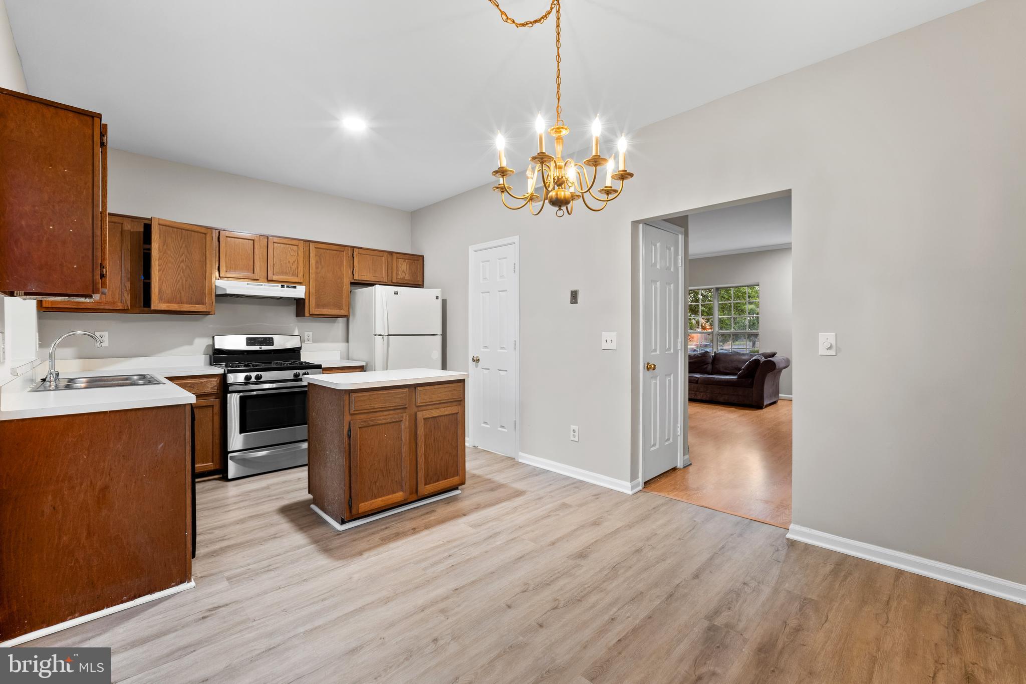 13562 HIGHLAND MEWS COURT