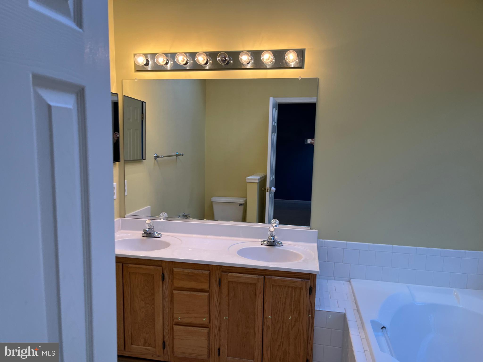 LIFESTYLE AT SULLY STATION - Residential