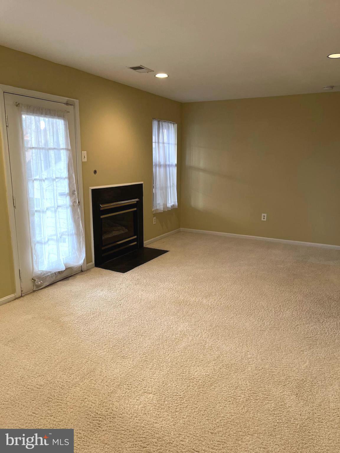 LIFESTYLE AT SULLY STATION - Residential