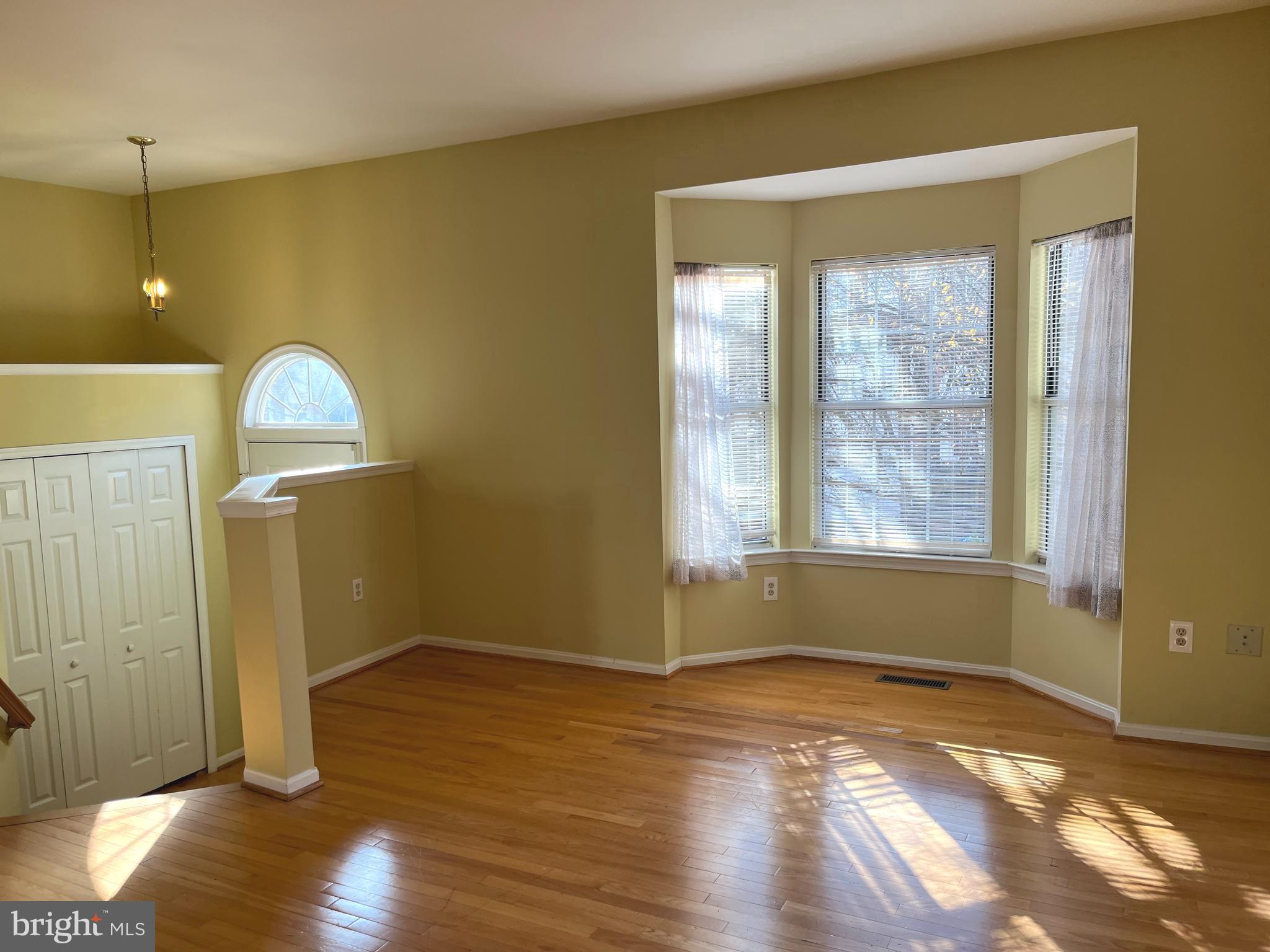 LIFESTYLE AT SULLY STATION - Residential