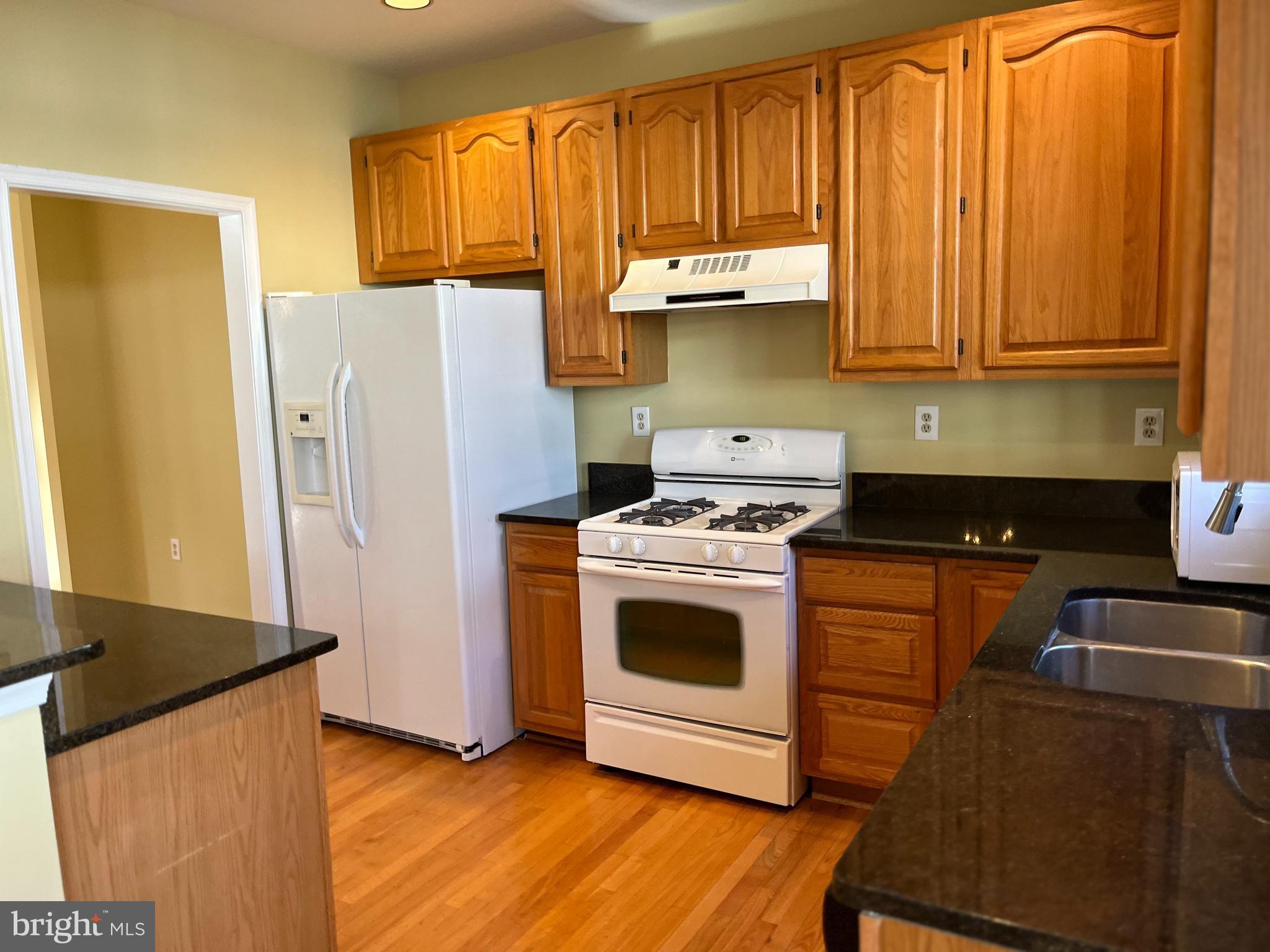 LIFESTYLE AT SULLY STATION - Residential