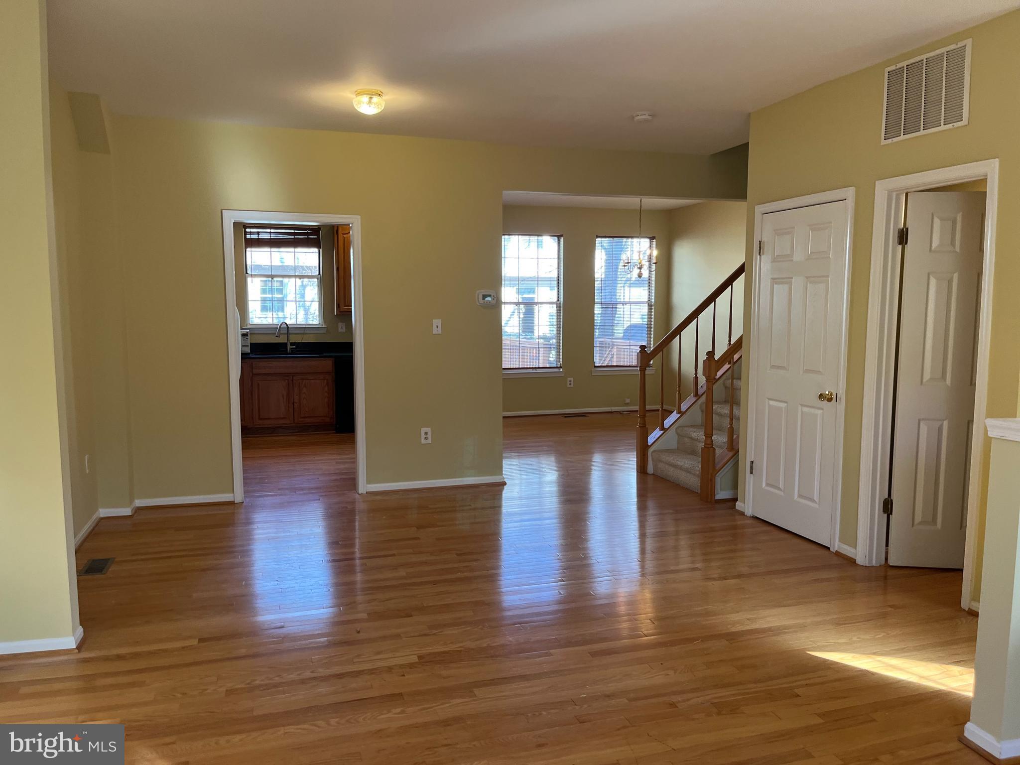 LIFESTYLE AT SULLY STATION - Residential