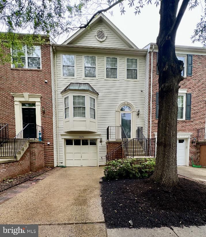 LIFESTYLE AT SULLY STATION - Residential