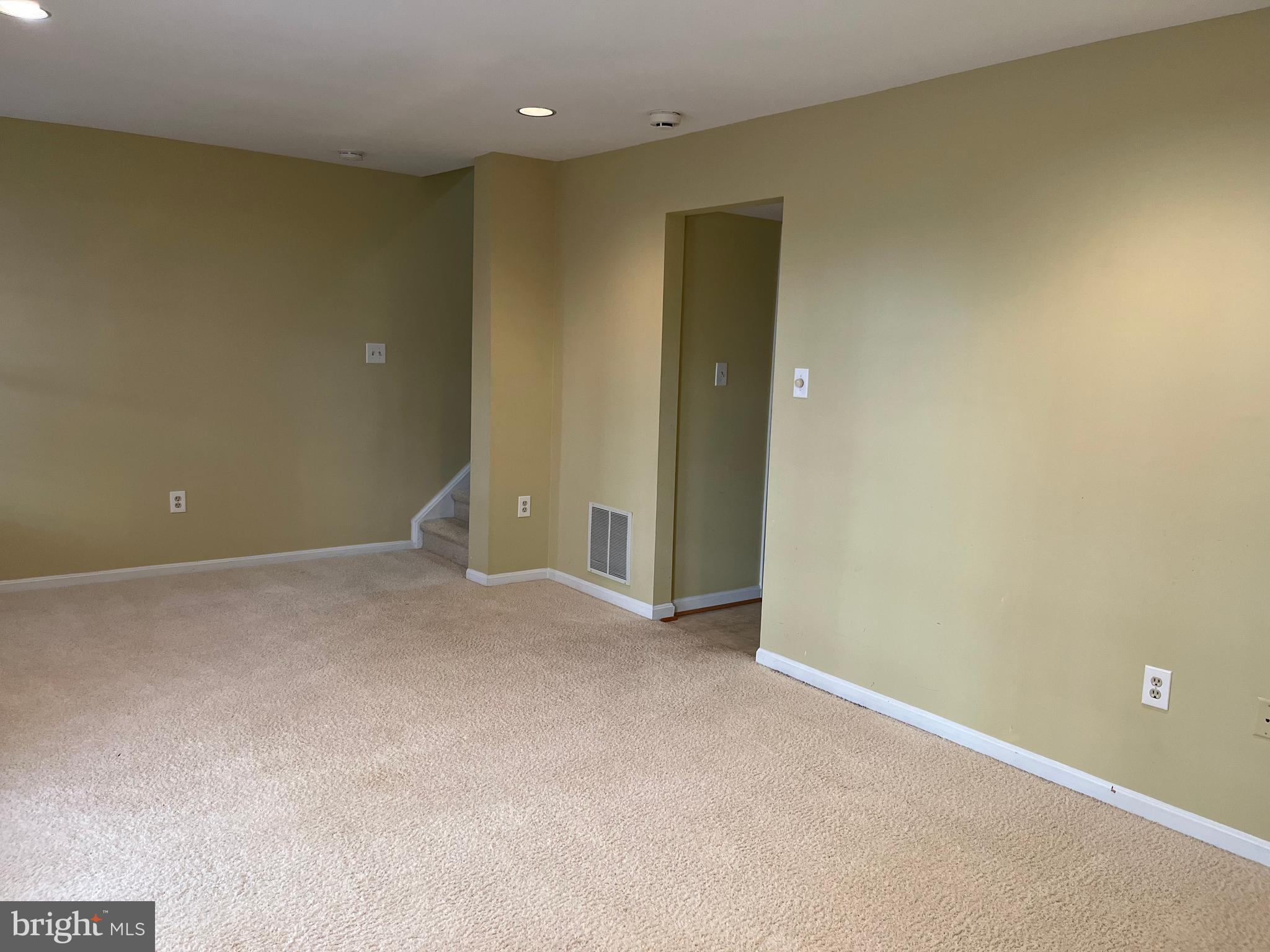 LIFESTYLE AT SULLY STATION - Residential