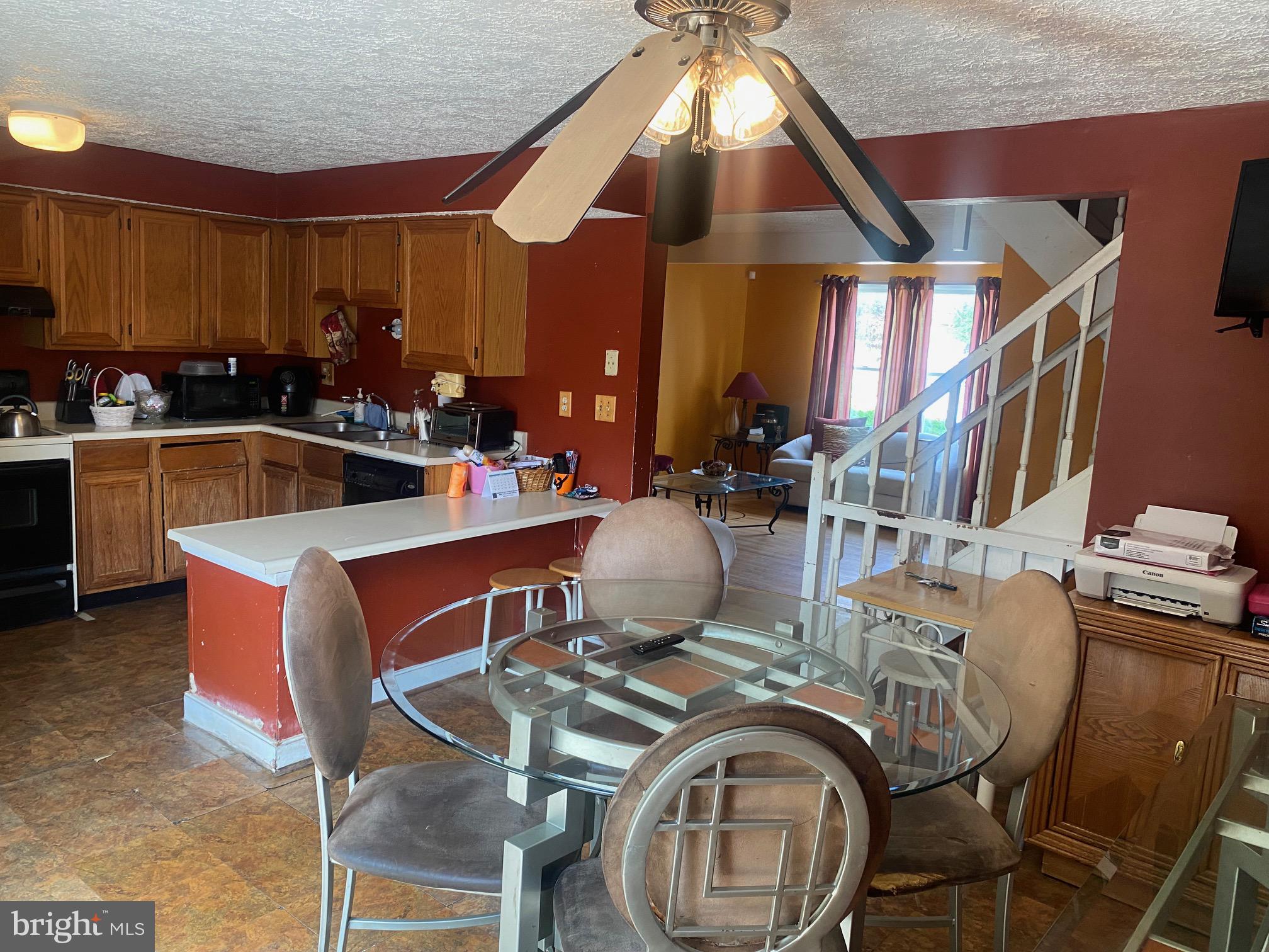 TWELVE TREES - Residential