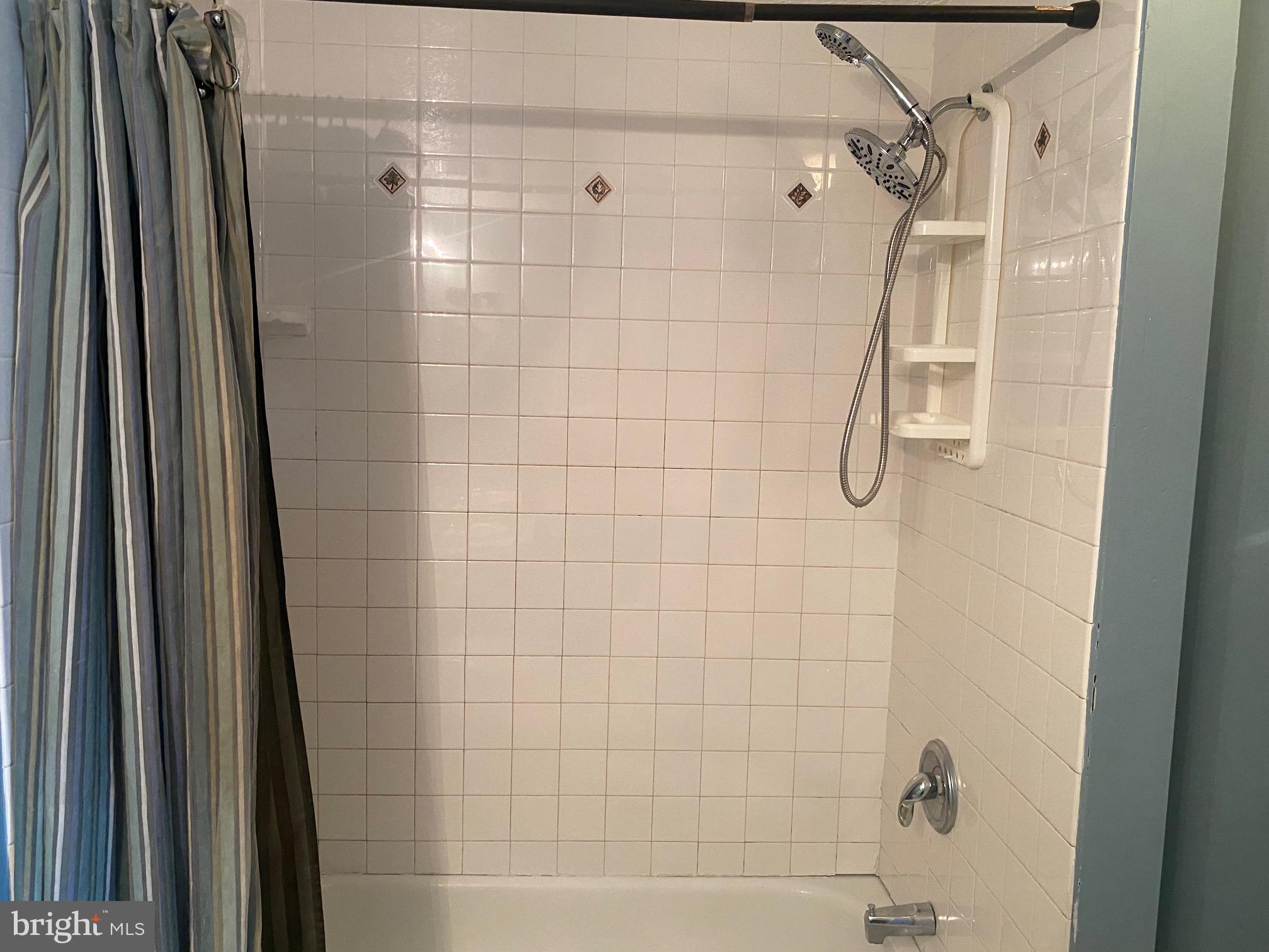 TWELVE TREES - Residential