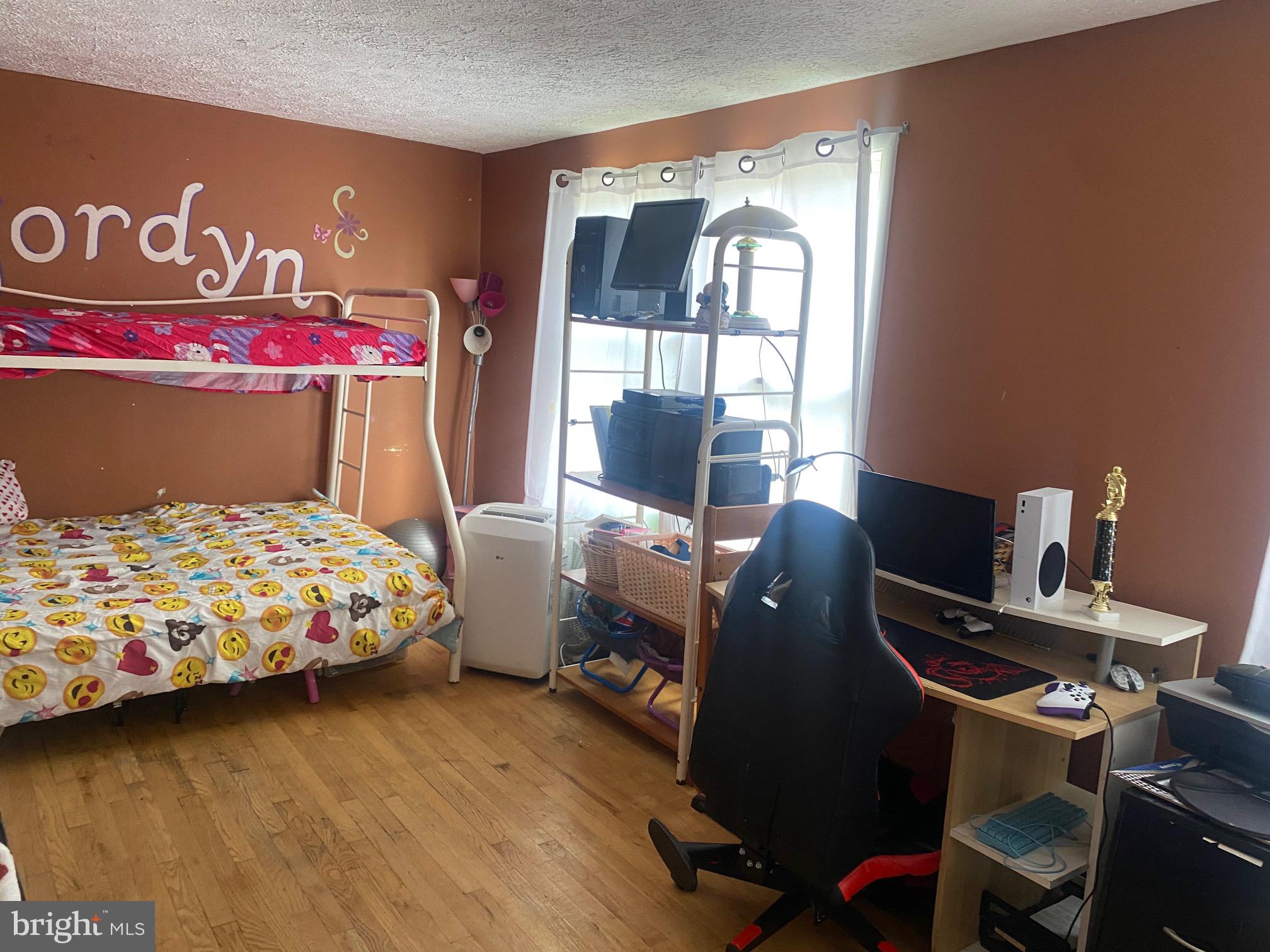 TWELVE TREES - Residential