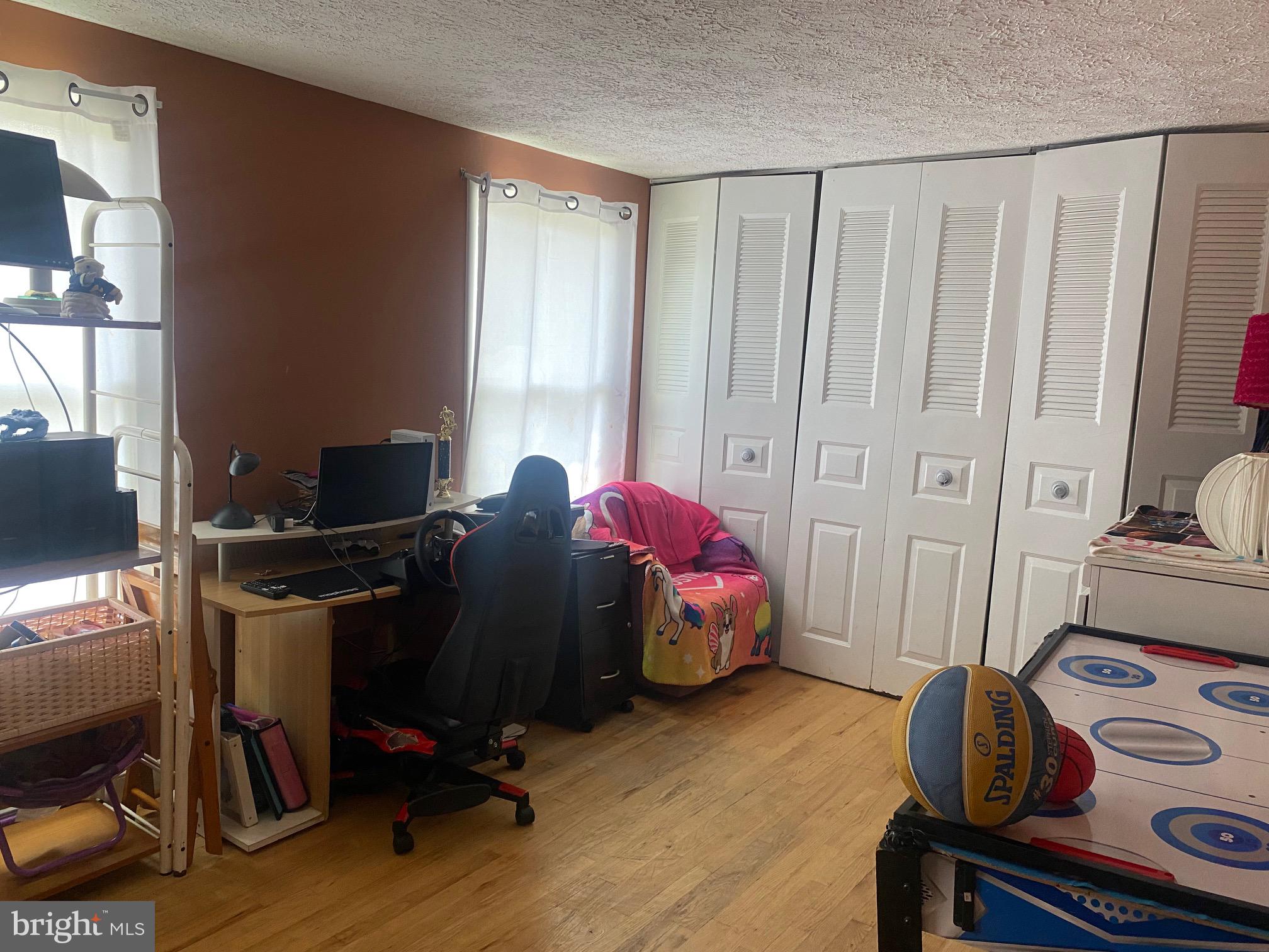 TWELVE TREES - Residential