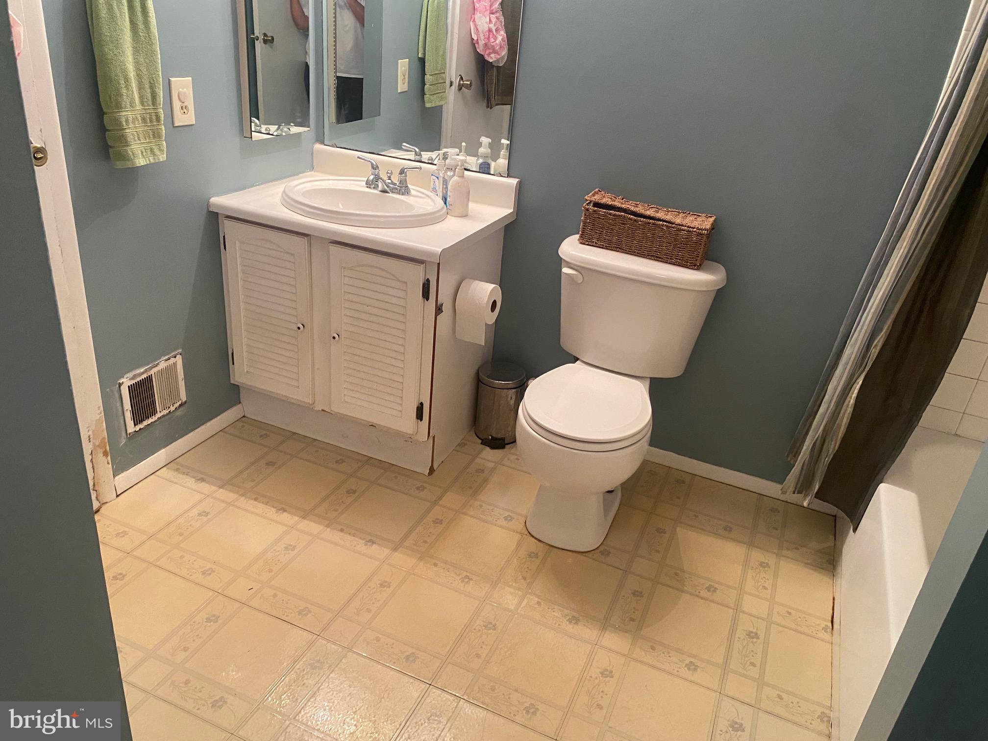 TWELVE TREES - Residential