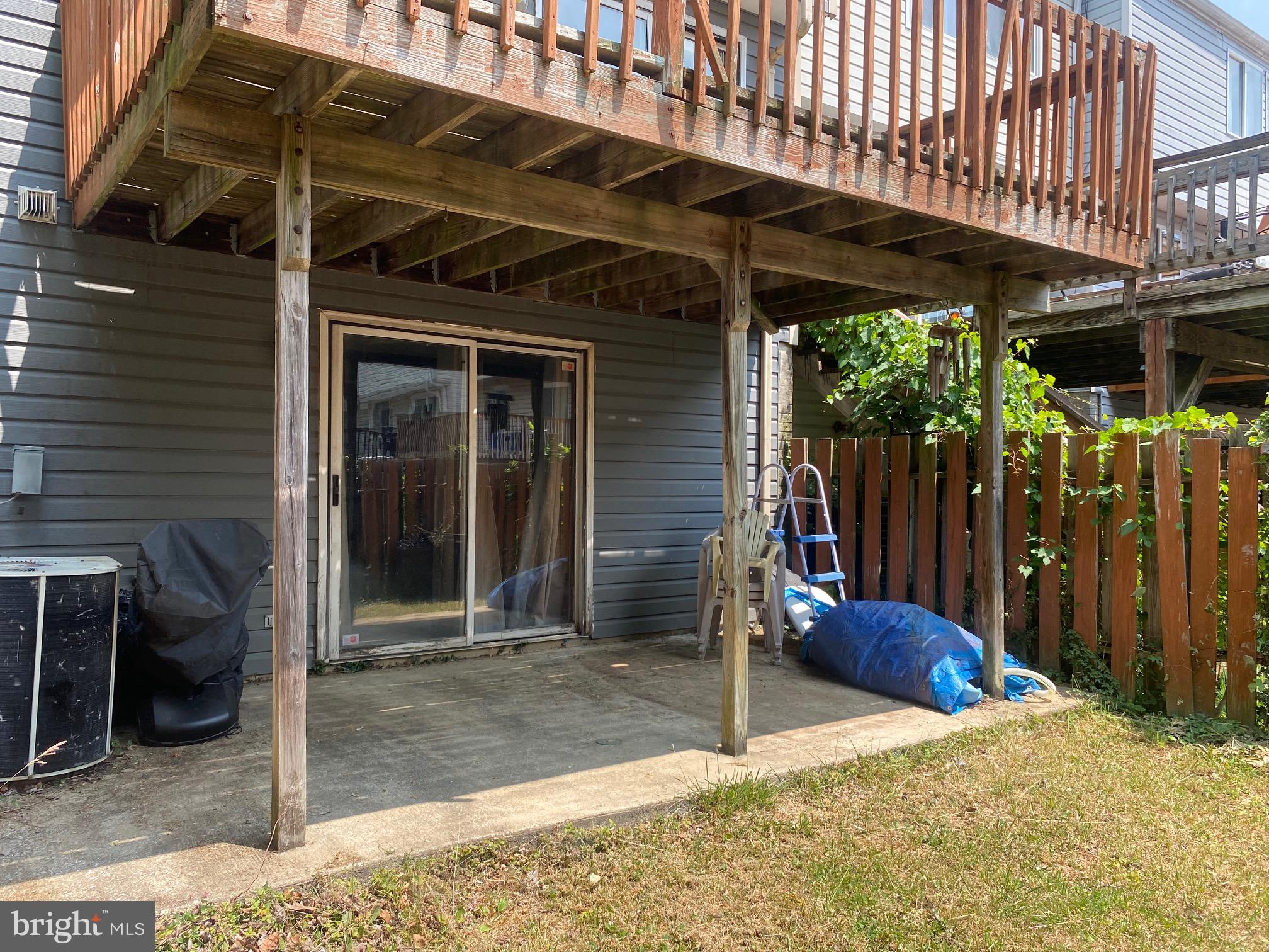 TWELVE TREES - Residential