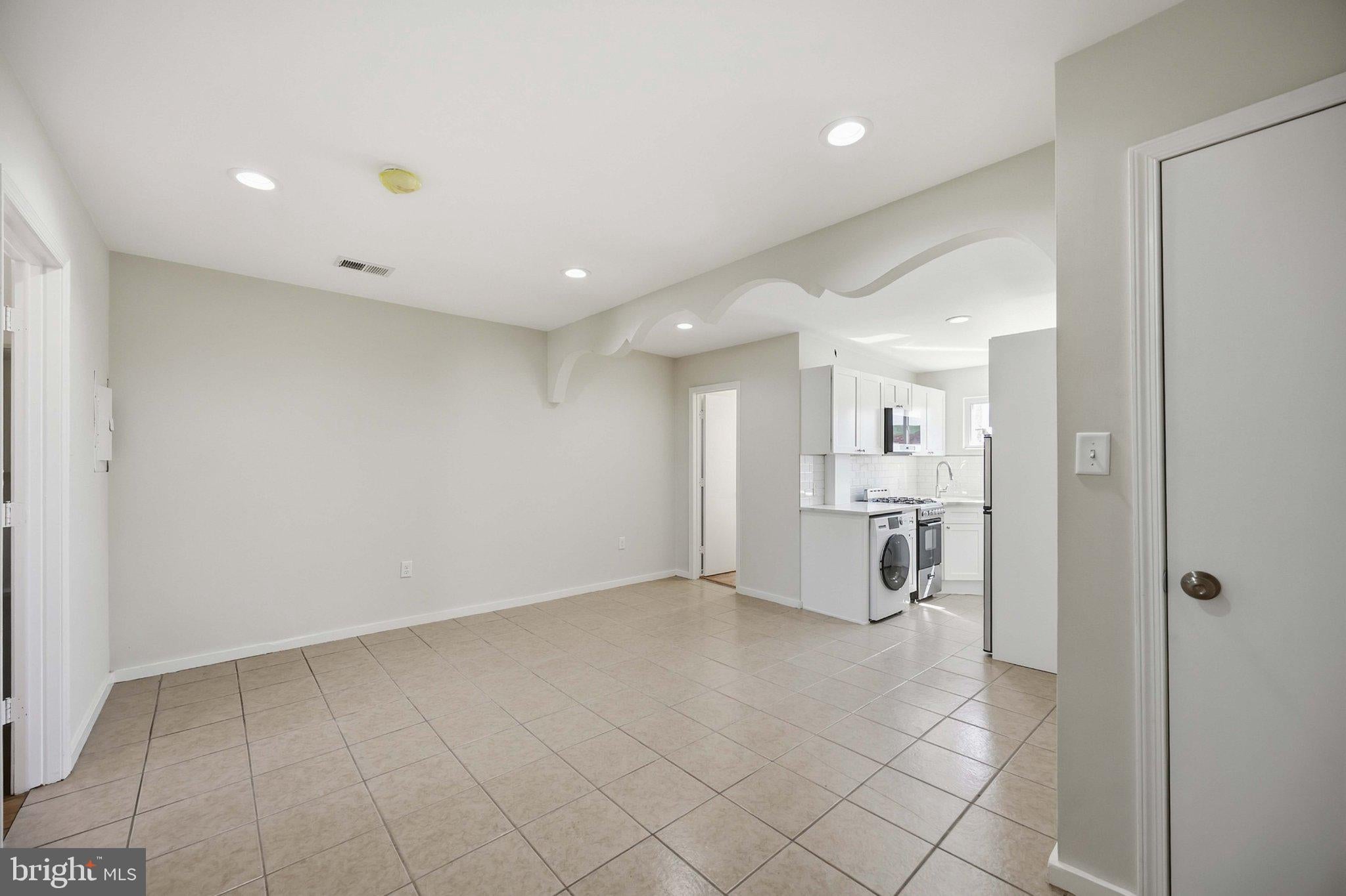 740 CHRISTIAN STREET 3RD FLOOR