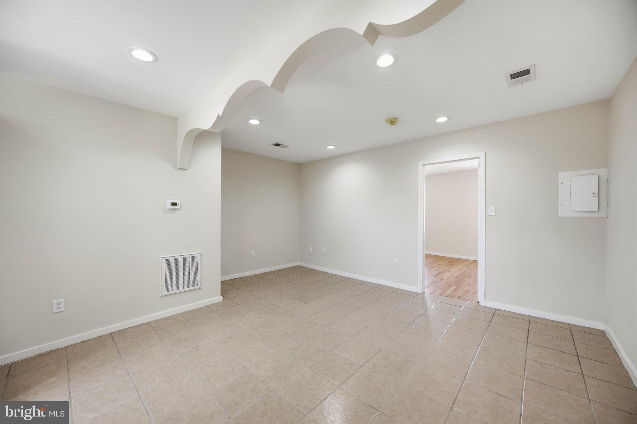 740 CHRISTIAN STREET 3RD FLOOR