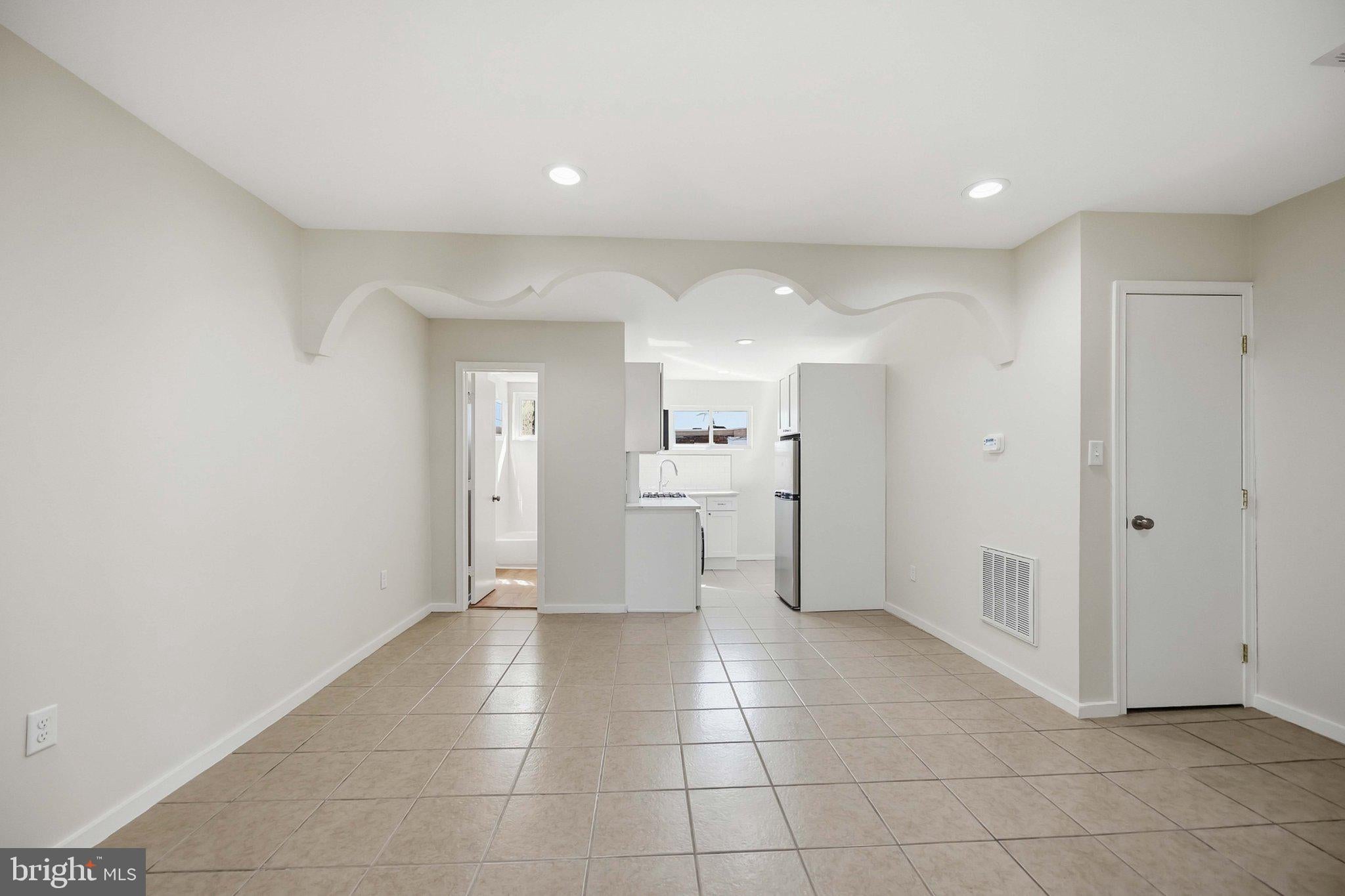 740 CHRISTIAN STREET 3RD FLOOR