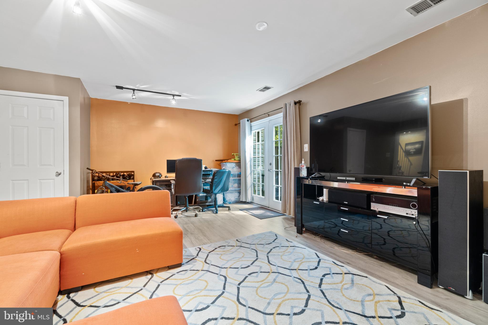 KINGS PARK WEST - Residential