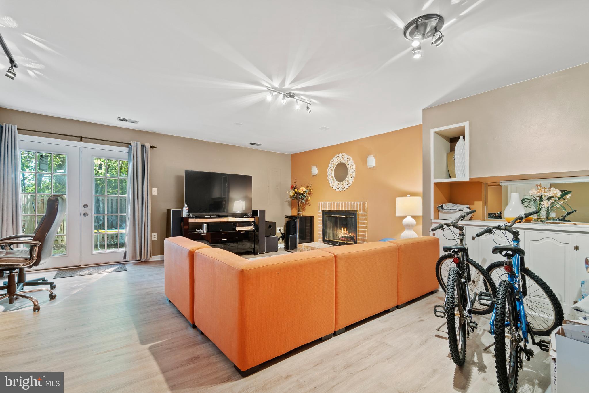 KINGS PARK WEST - Residential