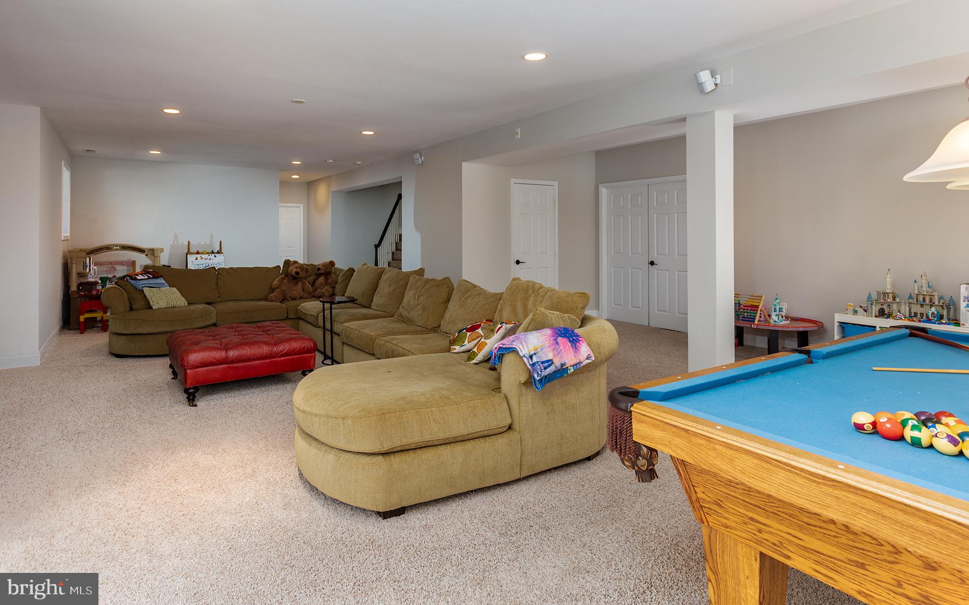 OAK CREST ESTATES - Residential