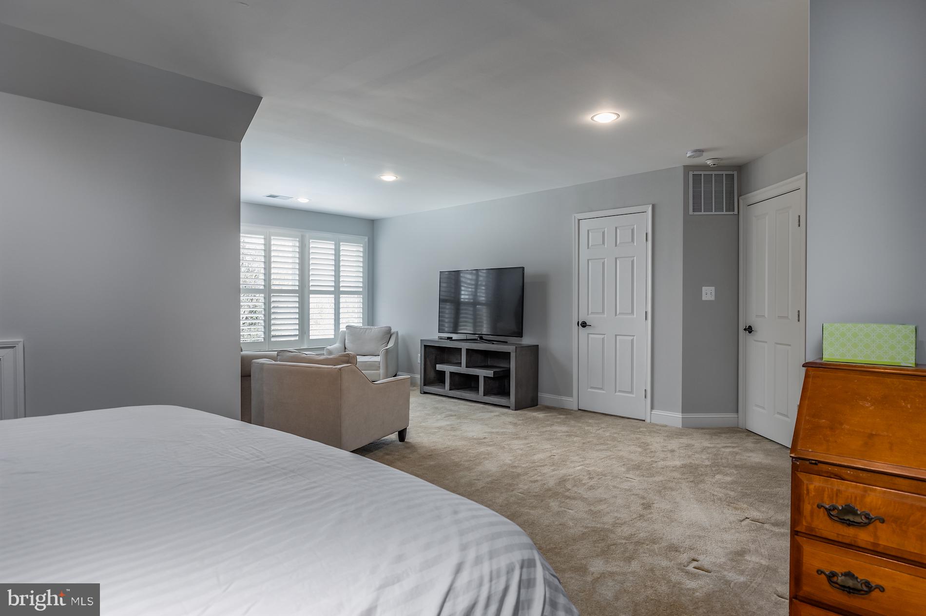 OAK CREST ESTATES - Residential