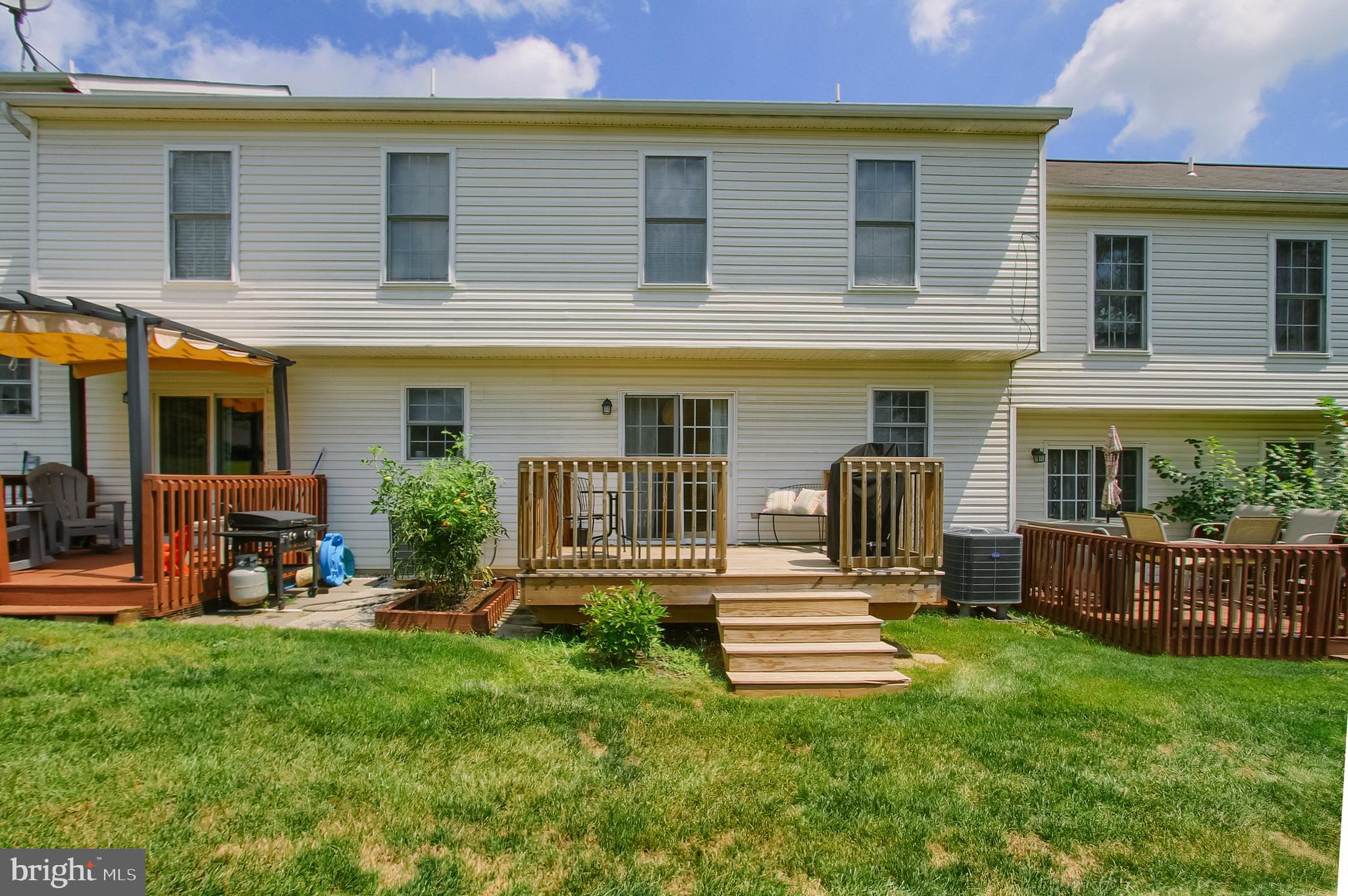 677 KNOLL DRIVE