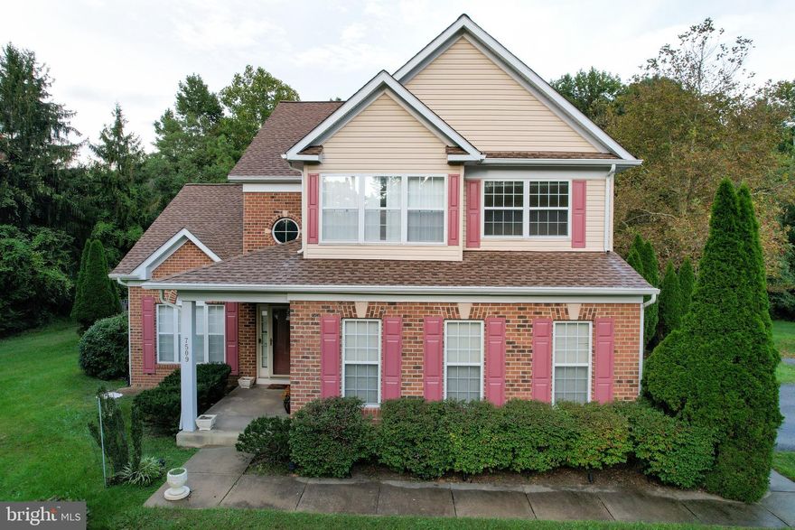 ***OVER 4100 S.F OF ELEGANCE* ROOMS TO  RELAX AND ENJOY  CREATURE COMFORTS AS PROVIDED BY THE  WARM  AND INVITING SUN/ MORNING ROOM, THE DECK  AT THE  PEACEFUL BACK YARD ,SHADED BY MATURE TREES* A FULLY FINISHED  WALK UP BASEMENT ....WITH A FULL BATHROOM !!  JUST WAITING FOR THE  CREATITIVY  OF SOMEONE TO MAKE IT INTO  A FULLY  SELF CONTAINED  LIVING QUARTER. !!  IT WILL WORTH YOUR WHILE TO ARRANGE A  TOUR !! YOU'LL LOVE IT*** HUGE PRICE REDUCTION *** .SELLER'S CONCESSIONS AVAILABLE AT FULL PRICE** DONT WAIT , IT MIGHT BE GONE SOON!!!