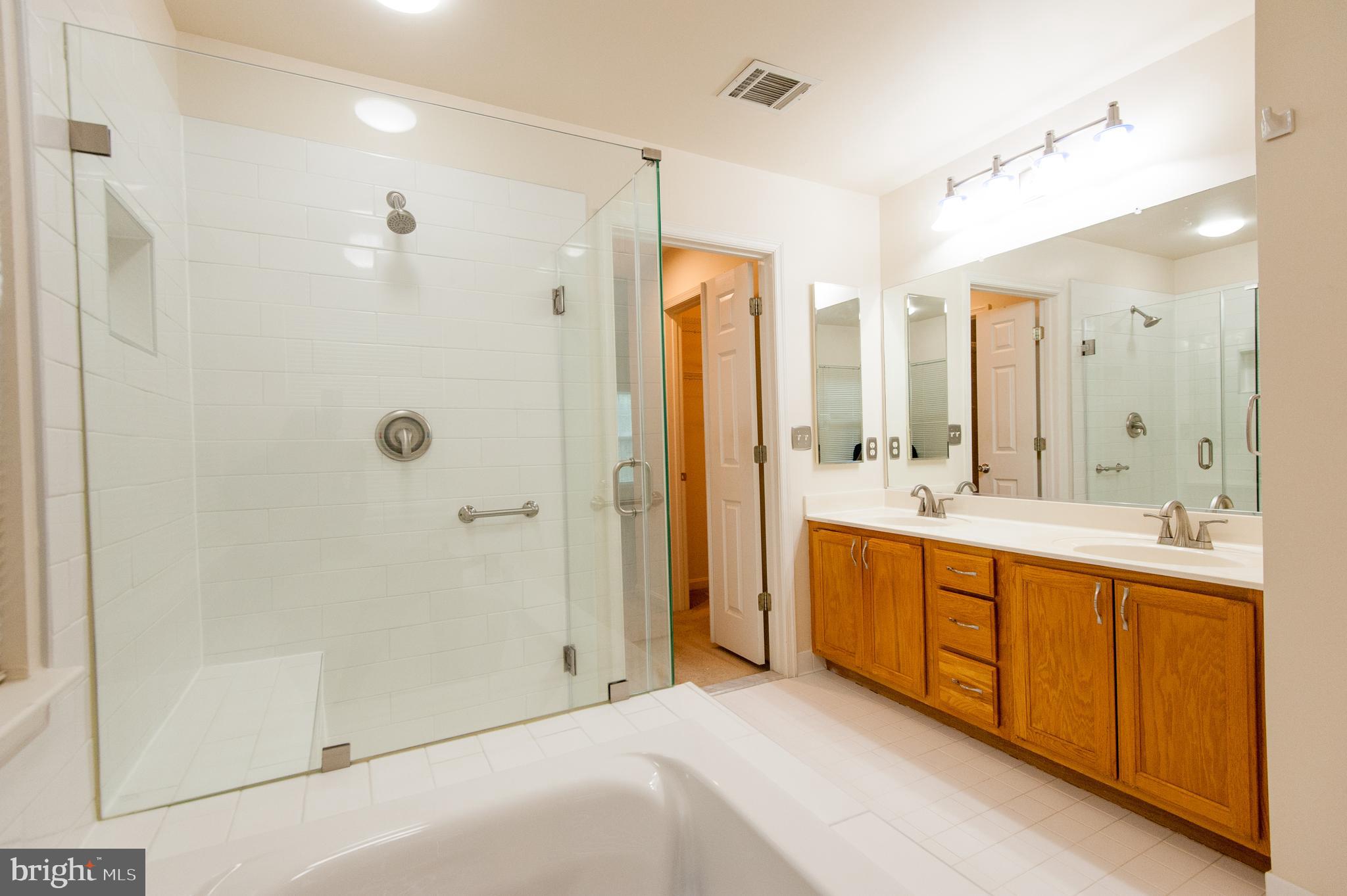 NORTHRIDGE PLAT 32 - Residential