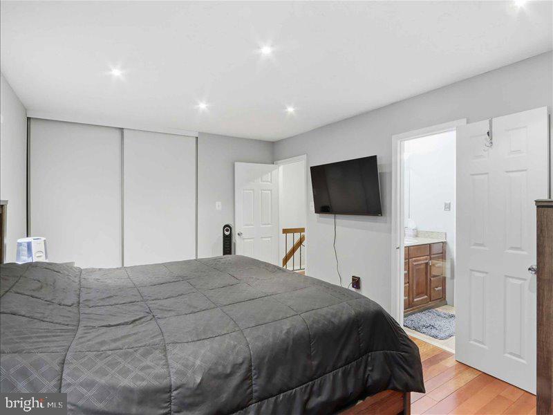 SNOWDEN OAKS - Residential