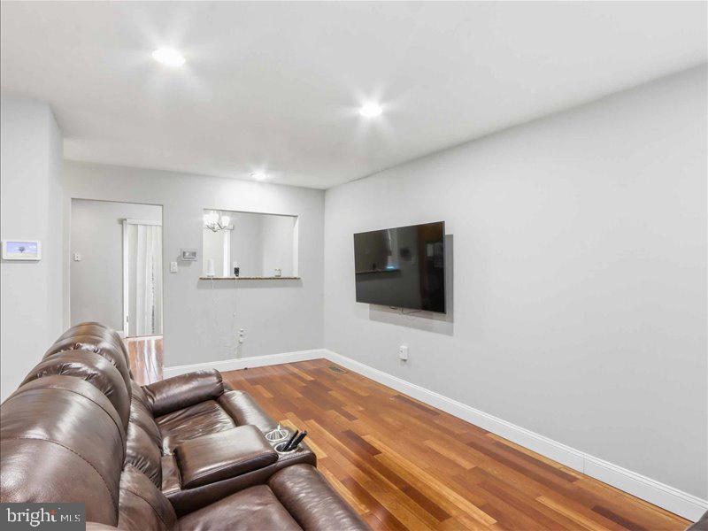 SNOWDEN OAKS - Residential