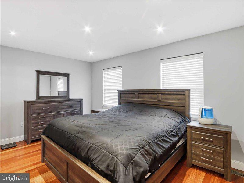 SNOWDEN OAKS - Residential