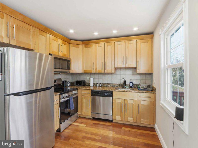 SNOWDEN OAKS - Residential