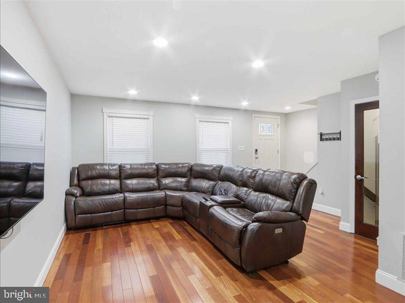 SNOWDEN OAKS - Residential