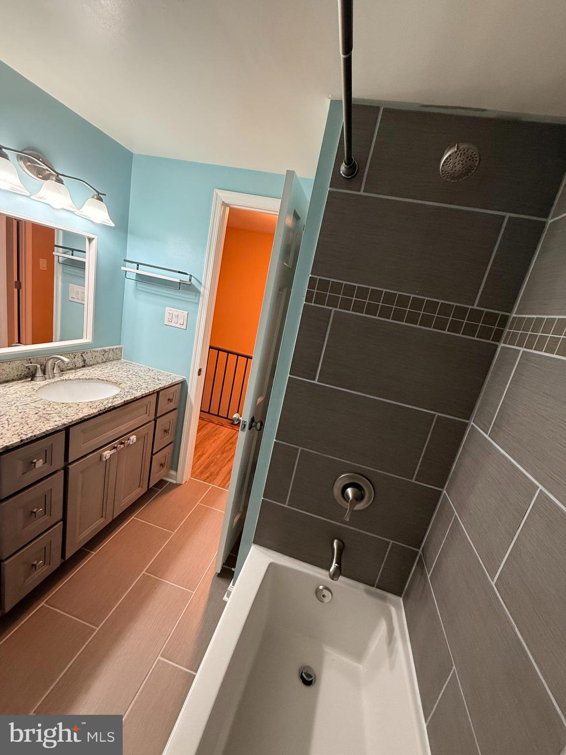 SEVEN COURTS - Residential Lease