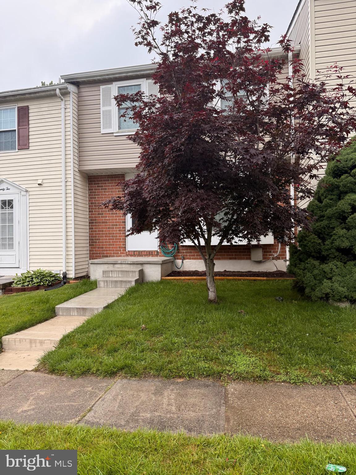 SEVEN COURTS - Residential Lease