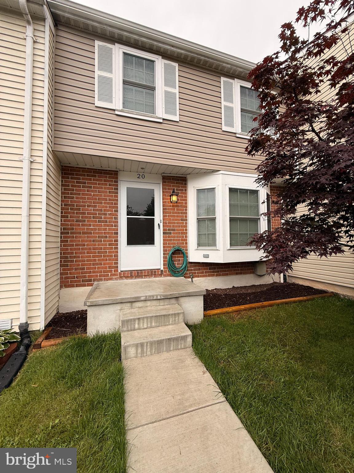 SEVEN COURTS - Residential Lease