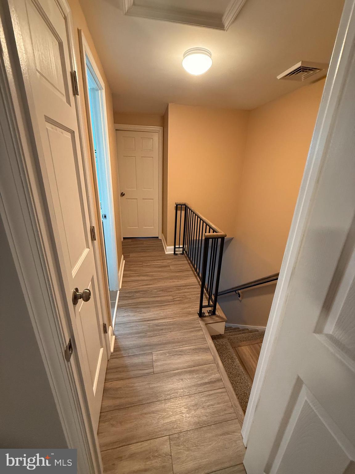 SEVEN COURTS - Residential Lease