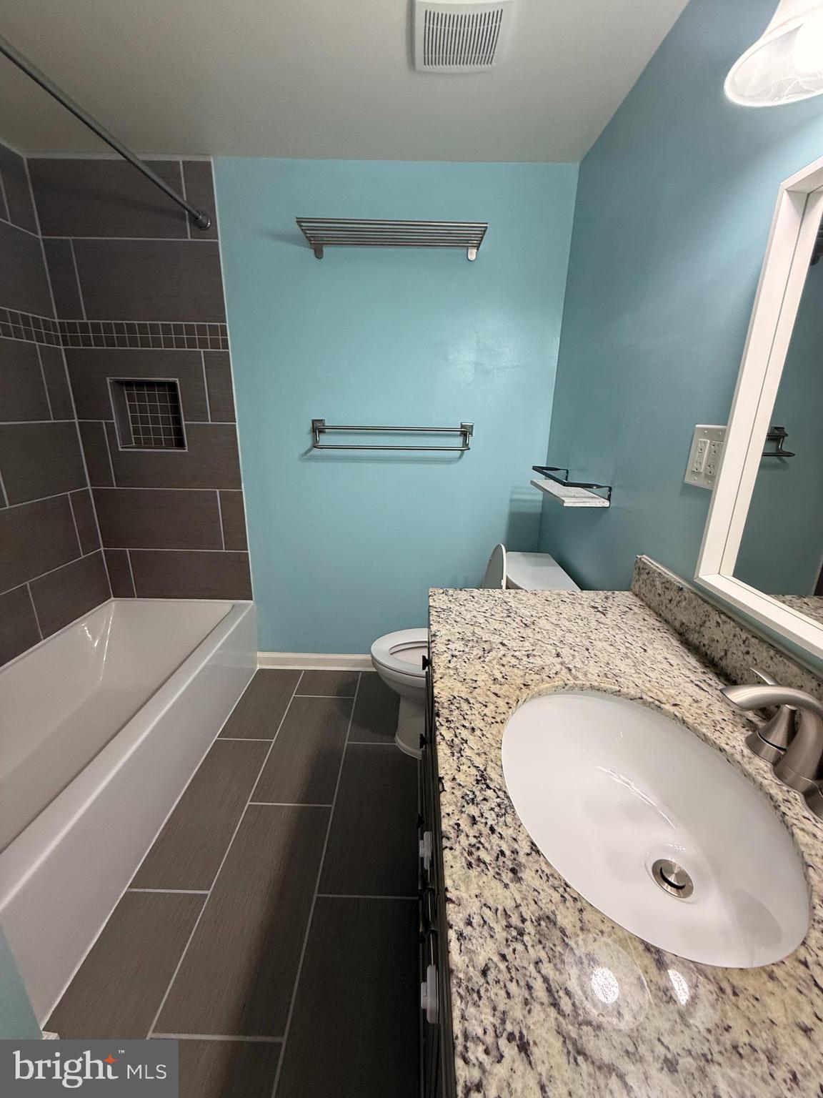 SEVEN COURTS - Residential Lease