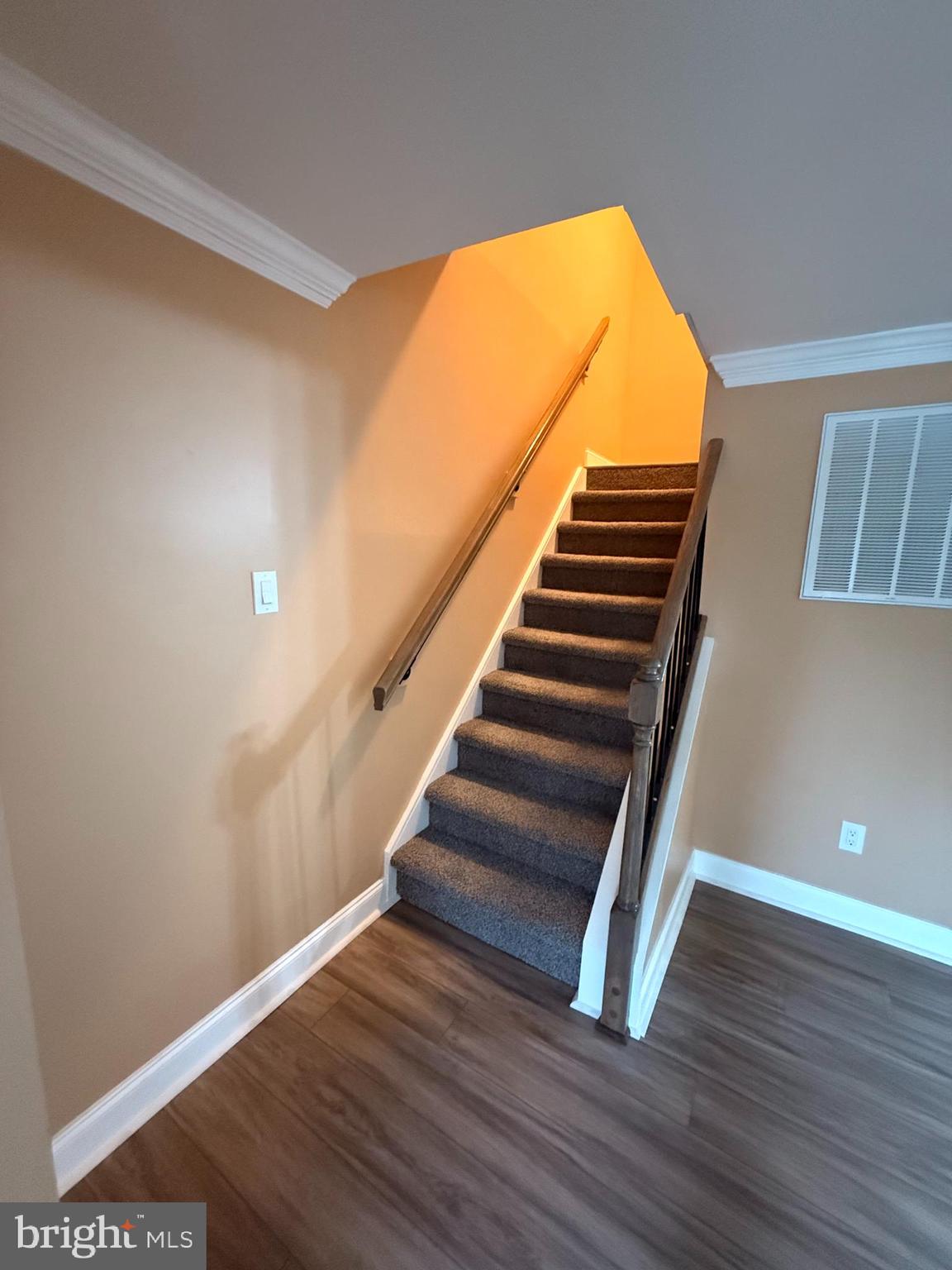 SEVEN COURTS - Residential Lease
