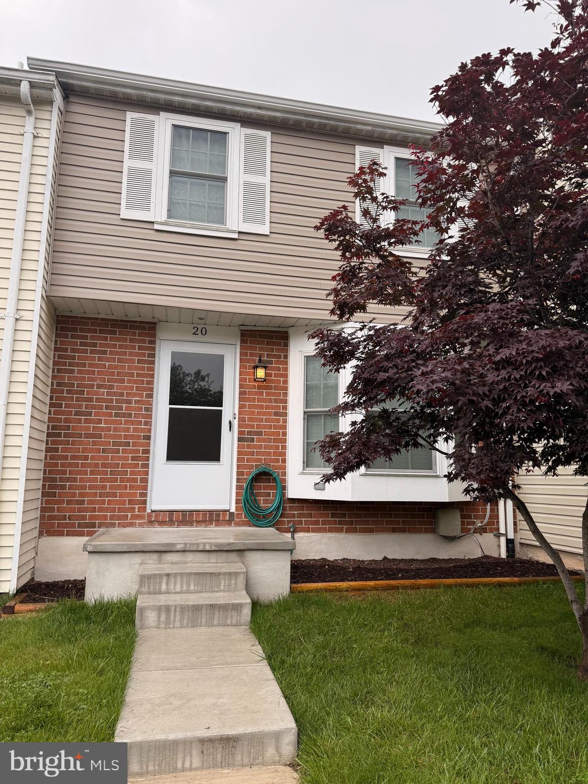 SEVEN COURTS - Residential Lease