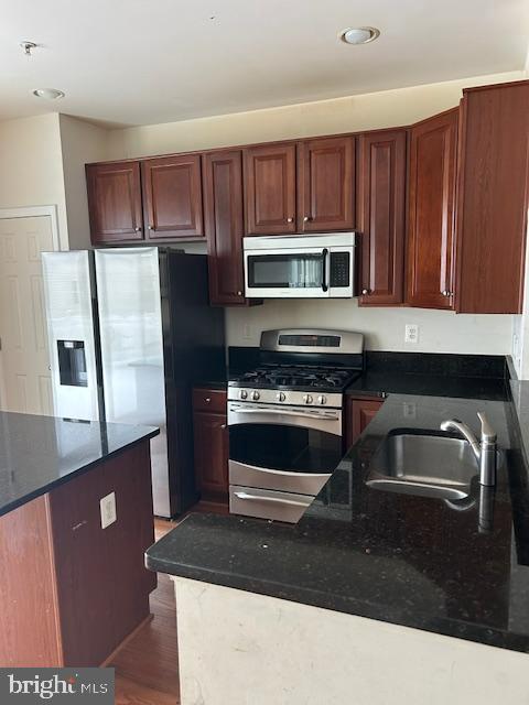 GREENWAY VILLAGE - Residential Lease