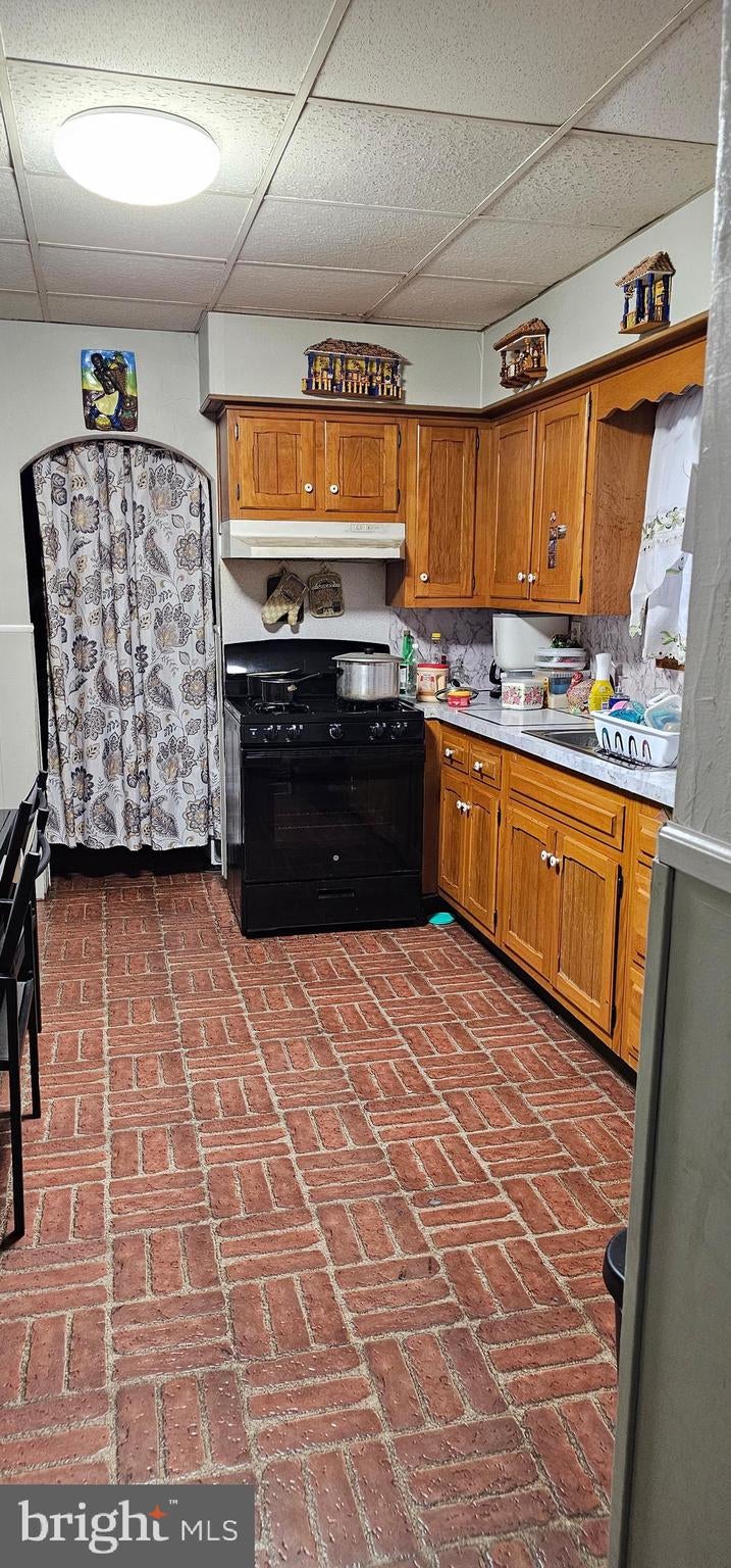 233 CUMMINGS AVENUE