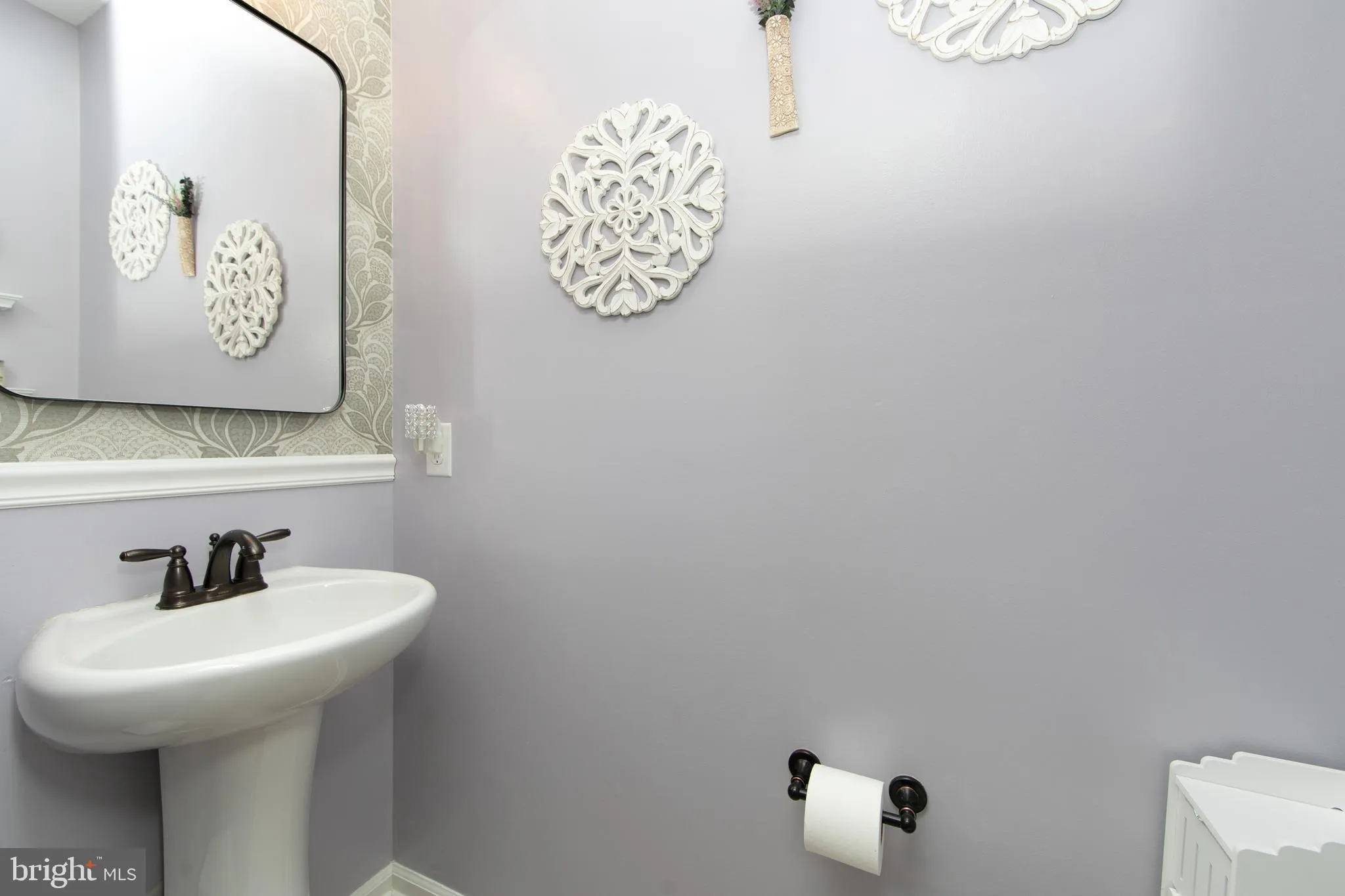 Woodbury, New Jersey 08096, United States, 3 Bedrooms Bedrooms, ,3 BathroomsBathrooms,Residential,Pending,210795