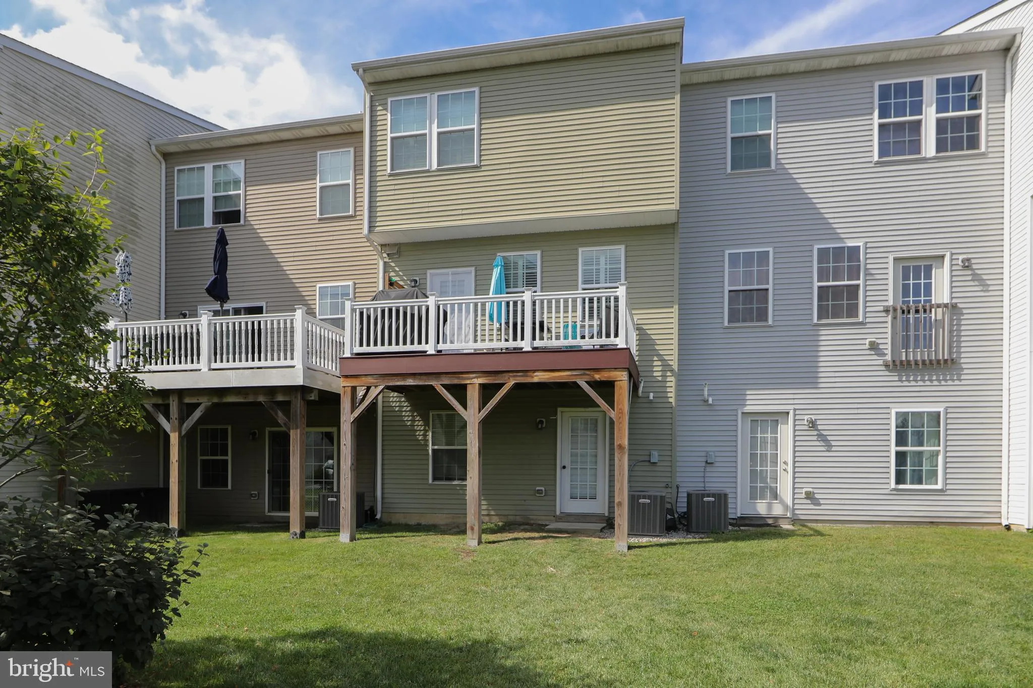 Woodbury, New Jersey 08096, United States, 3 Bedrooms Bedrooms, ,3 BathroomsBathrooms,Residential,Pending,210795