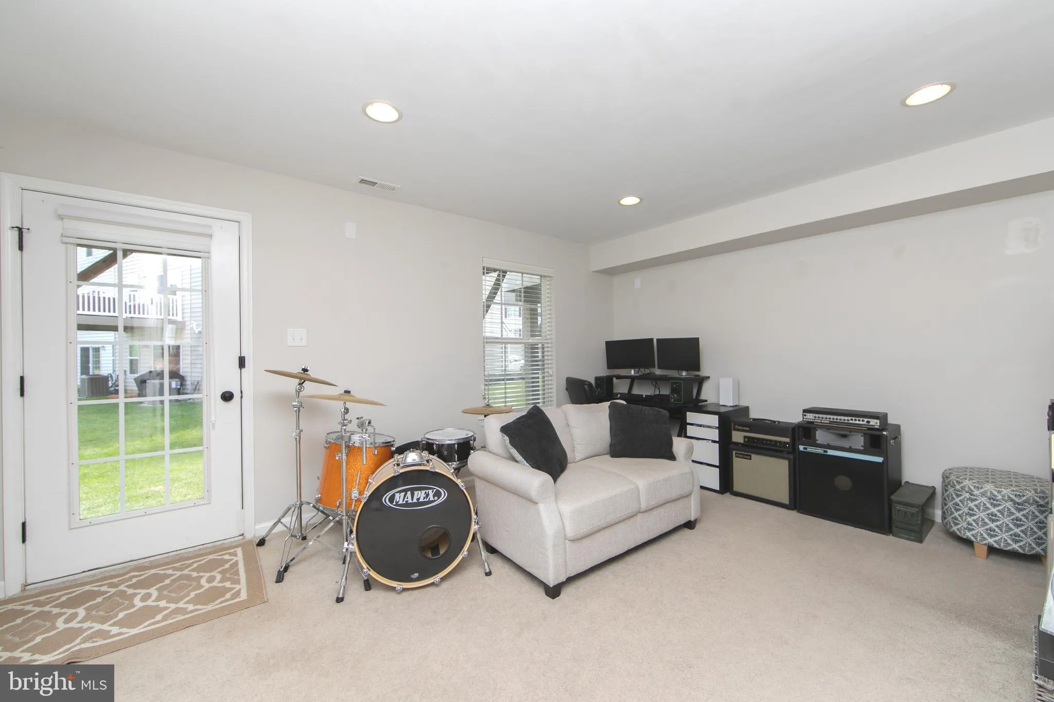 Woodbury, New Jersey 08096, United States, 3 Bedrooms Bedrooms, ,3 BathroomsBathrooms,Residential,Pending,210795