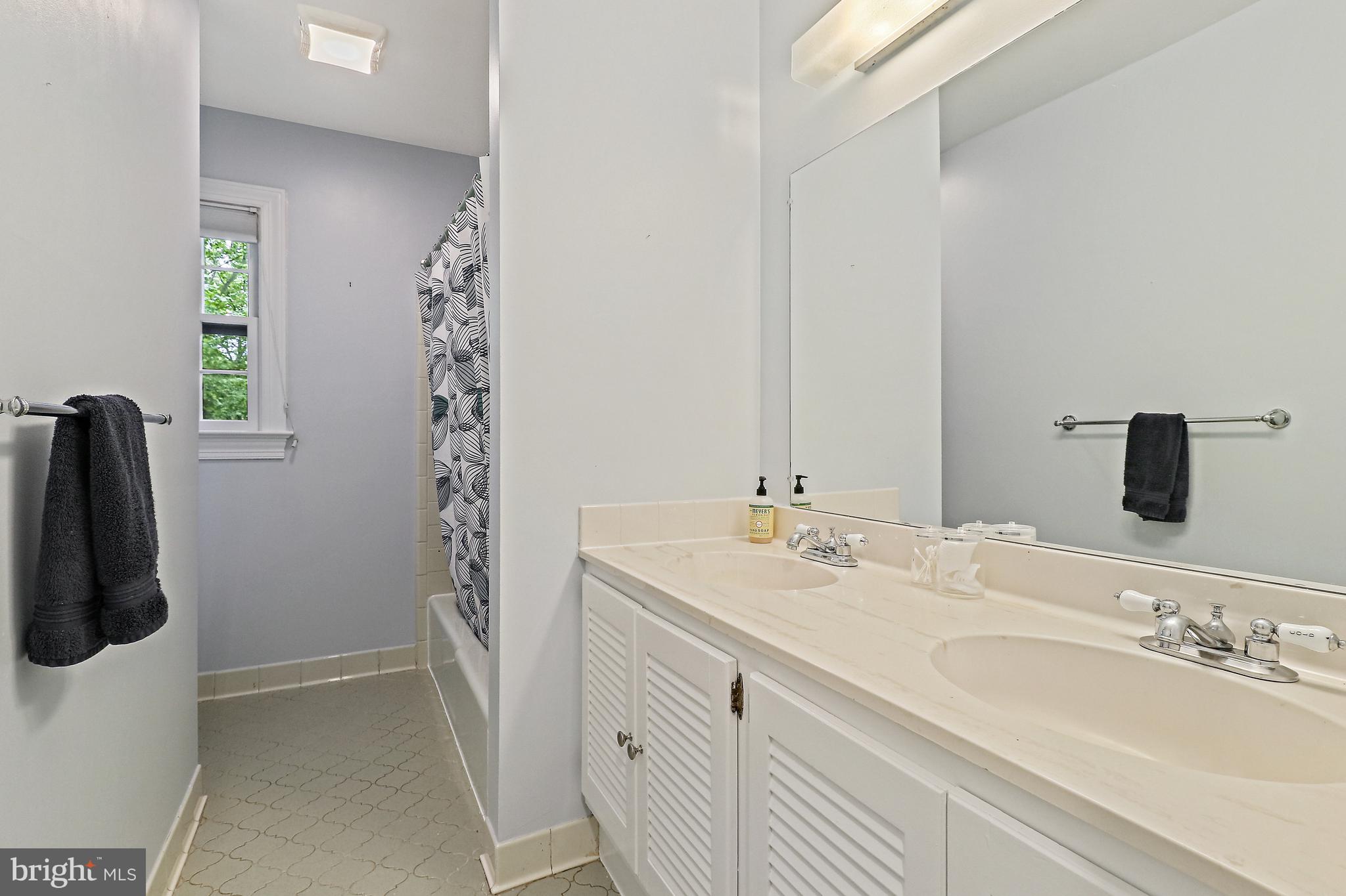 CHAIN BRIDGE WOODS - Residential