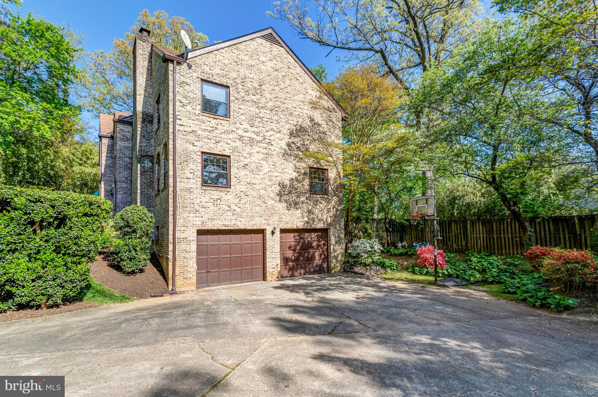 CHAIN BRIDGE WOODS - Residential