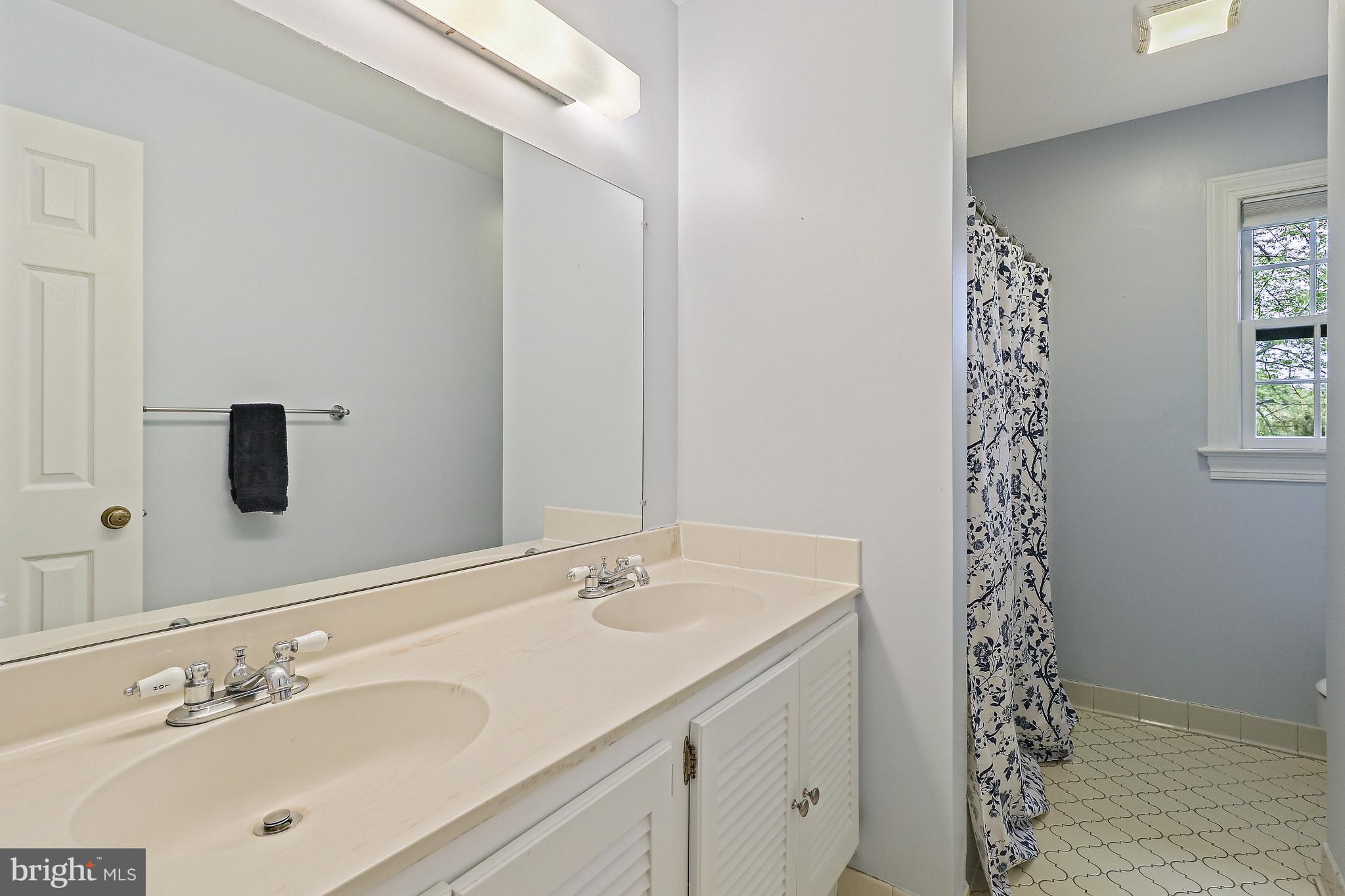 CHAIN BRIDGE WOODS - Residential