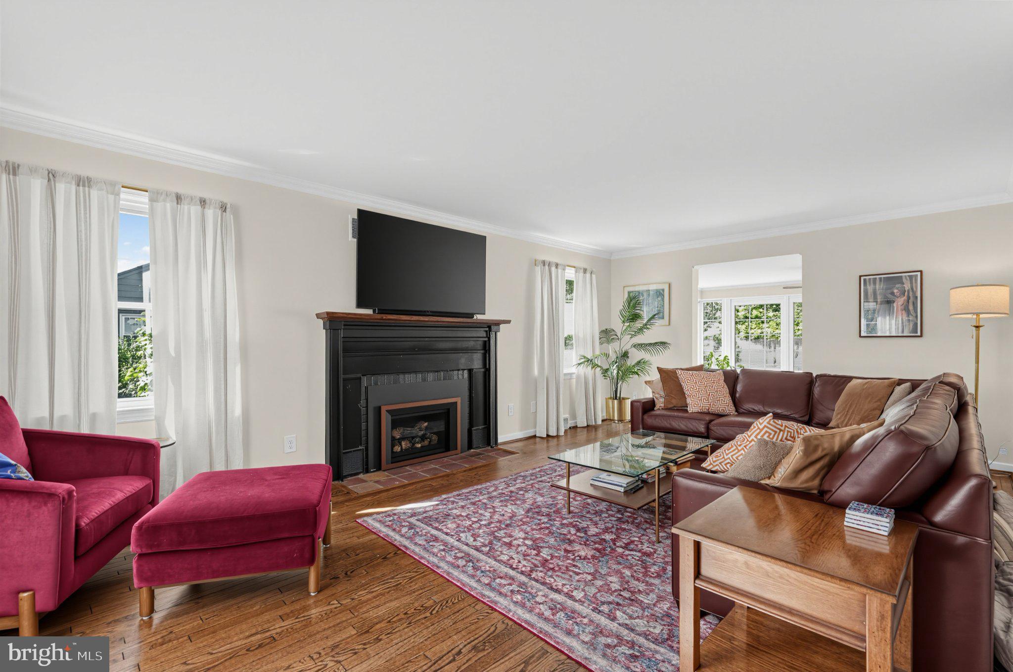 451 W CRYSTAL LAKE AVENUE