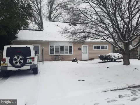 35 Viking Lane, Levittown, PA MLS: PABU2112652
