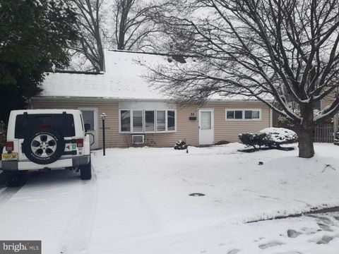 35 VIKING LANE LEVITTOWN PA 19054