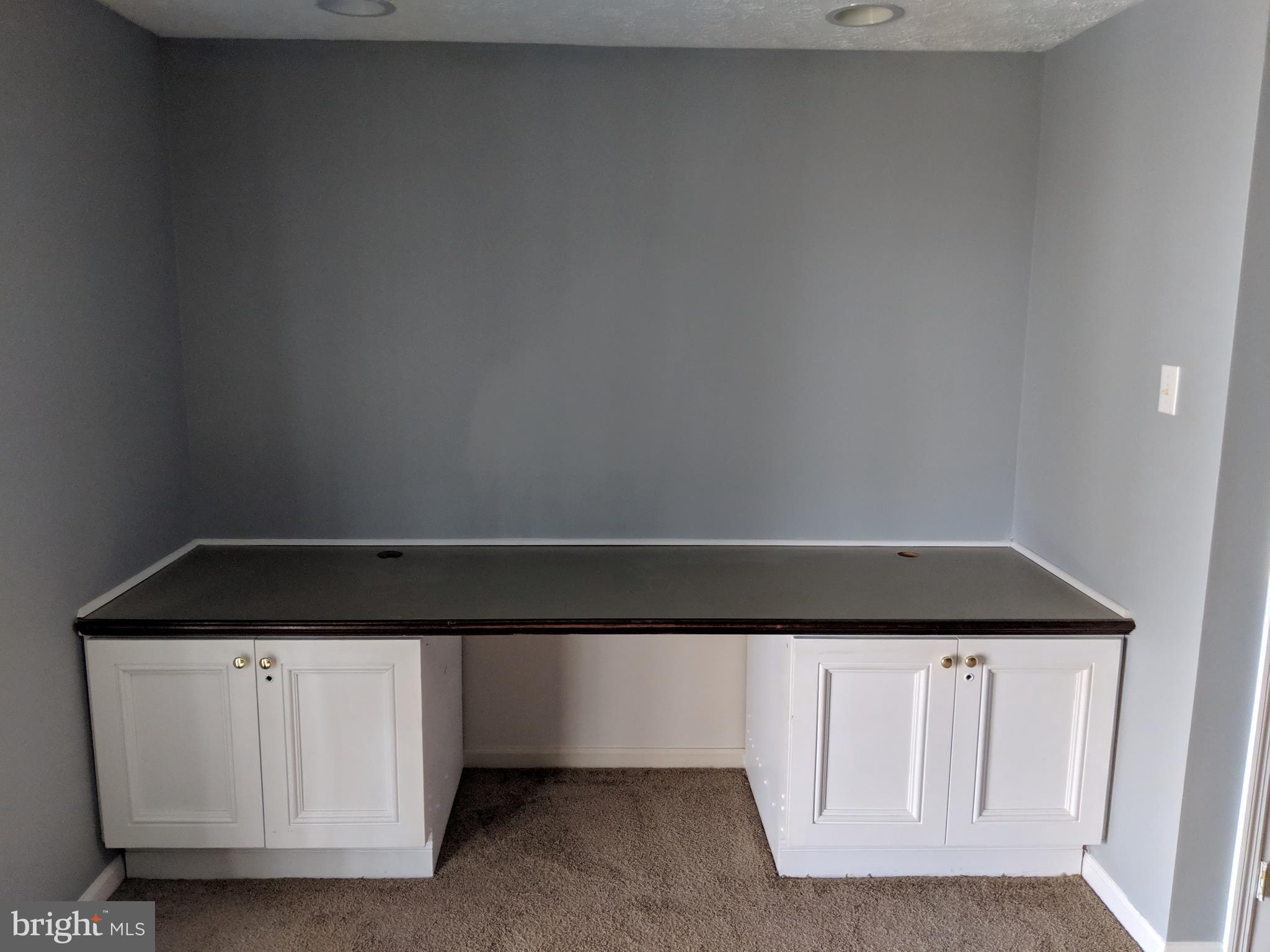 CONSTANT FRIENDSHIP - Residential