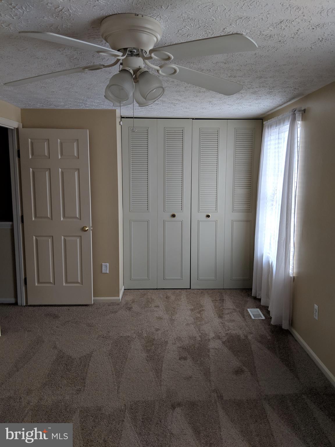 CONSTANT FRIENDSHIP - Residential